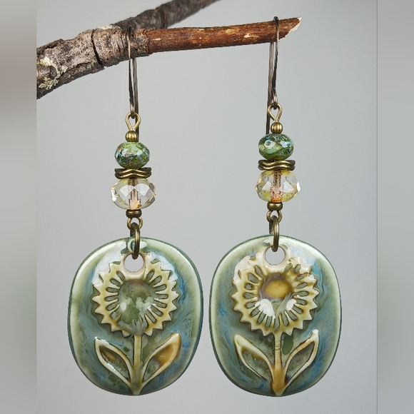 HAND CRAFTED EARRINGS Green Amber Ceramic Flower Czech Glass Statement Dangle - Picture 3 of 8